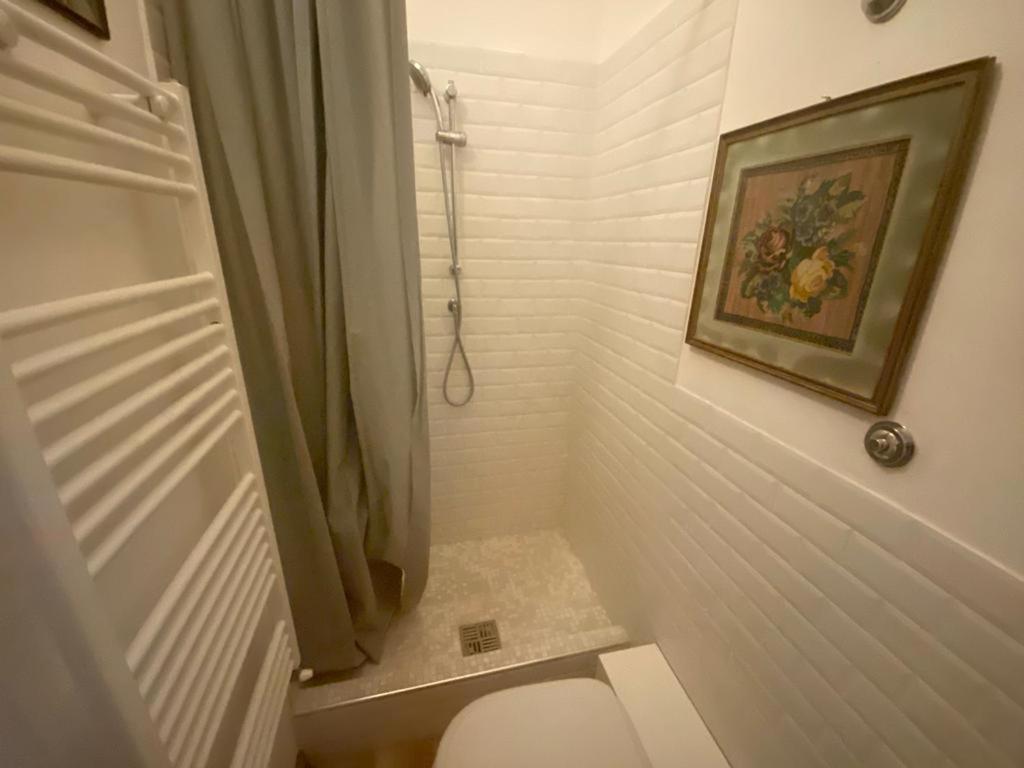 Piccolo E Indipendente A Garbatella Apartment Rome Luaran gambar