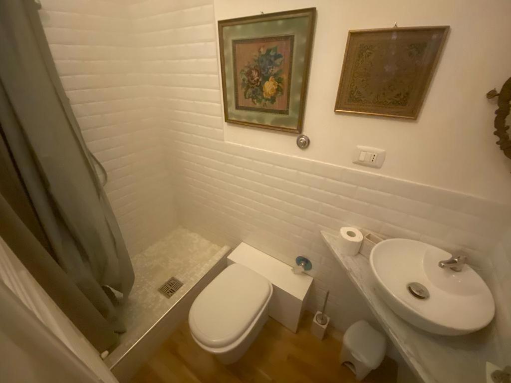Piccolo E Indipendente A Garbatella Apartment Rome Luaran gambar