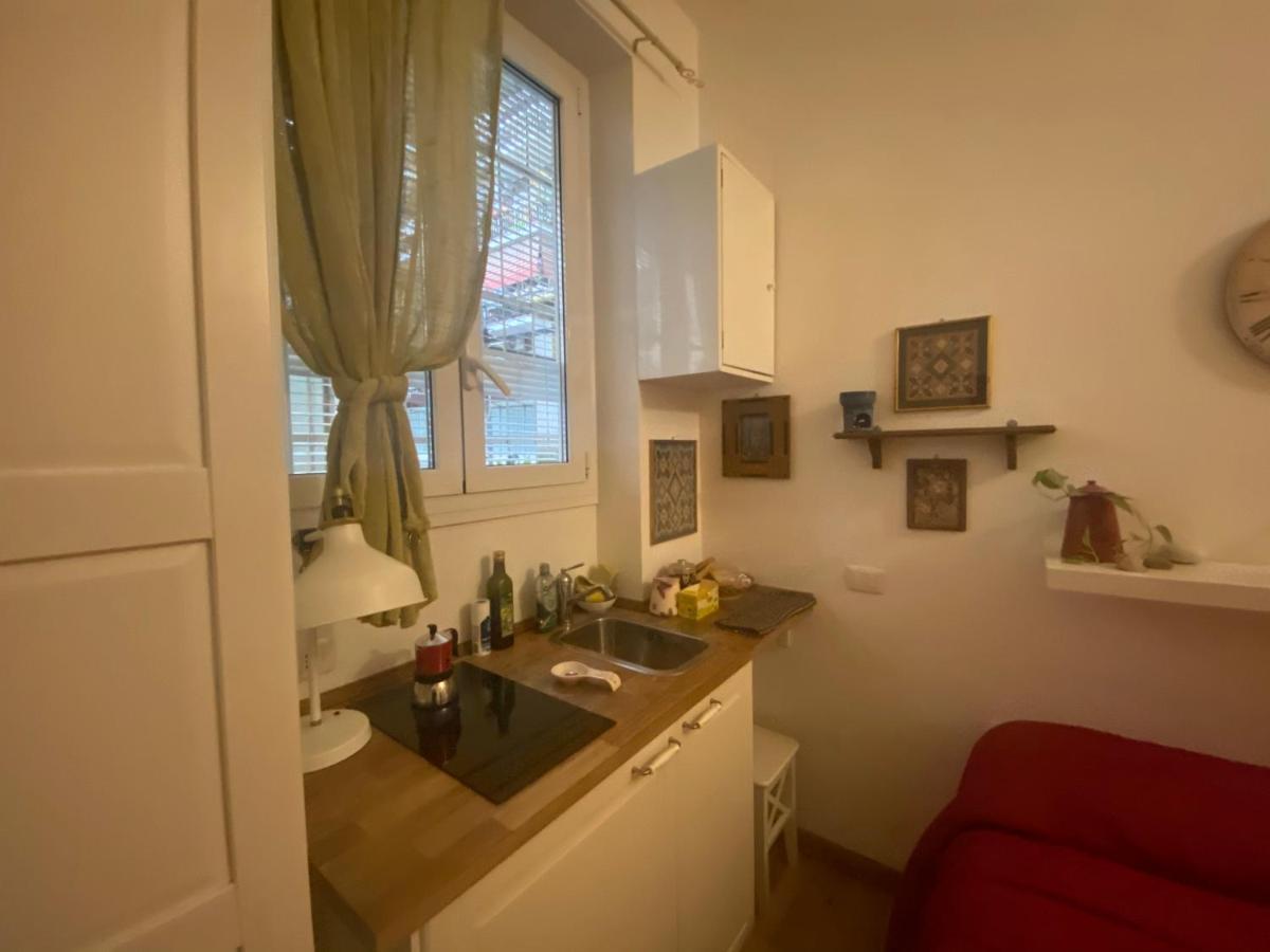 Piccolo E Indipendente A Garbatella Apartment Rome Luaran gambar